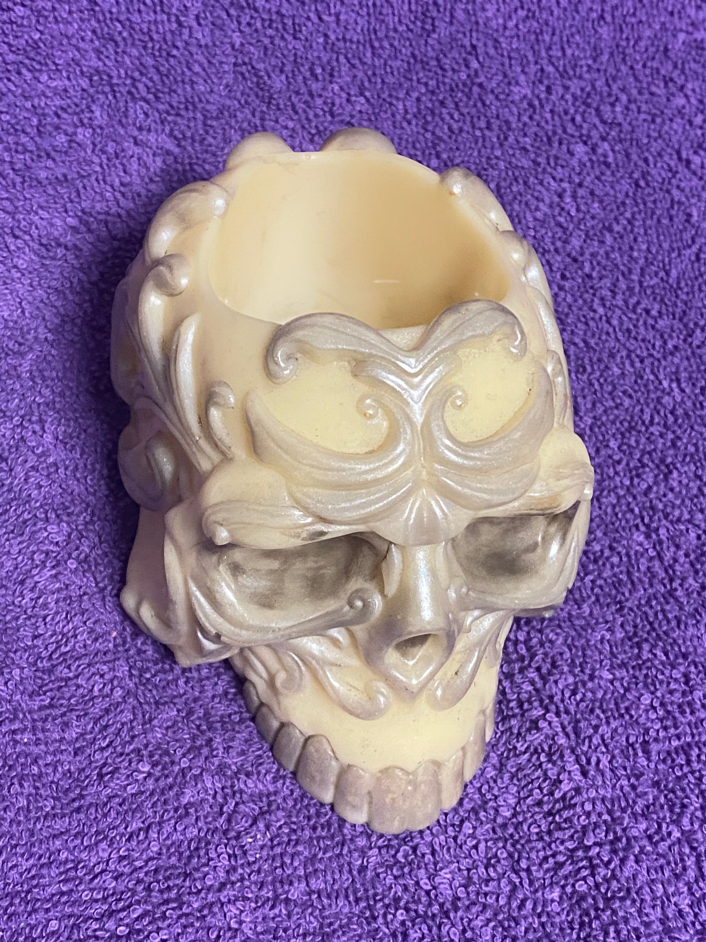 Handmade Resin Skull Pen Cup Makeup Brush Holder Pencil Cup