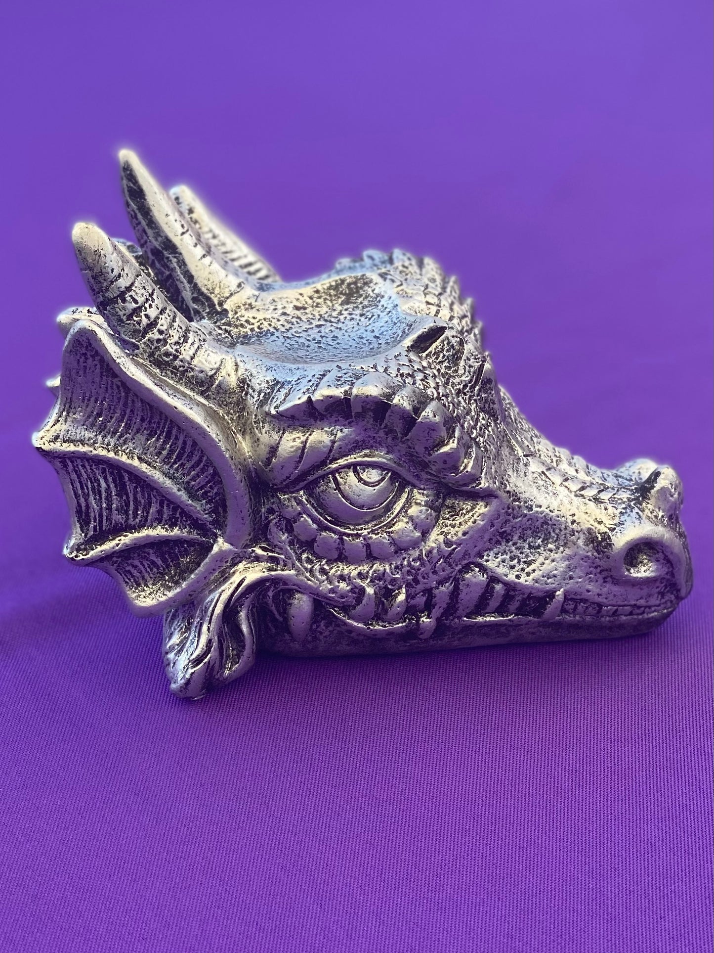 Dragon Head Sphere Holder