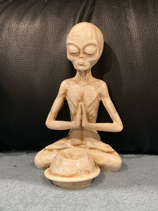 Namaste Alien Sphere Holder