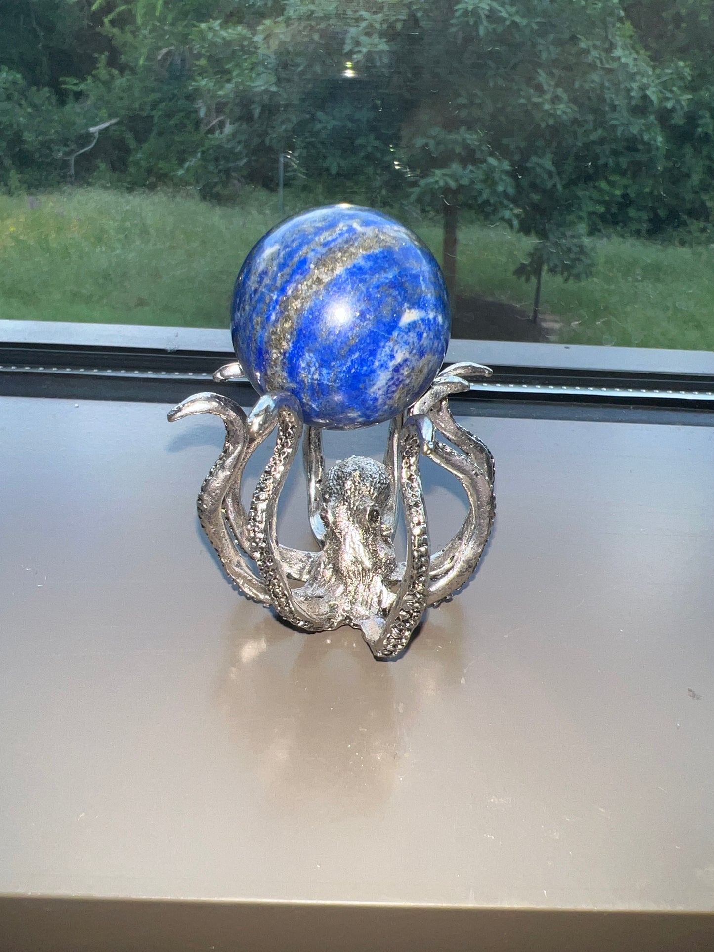 Octopus Sphere Holder - Legs Up