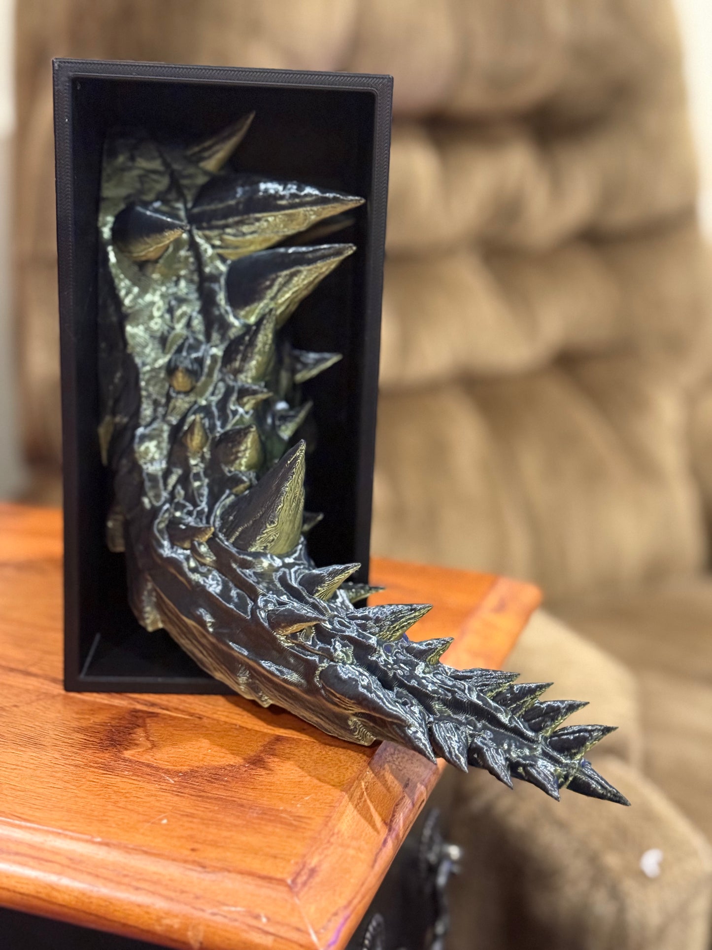 Emerging Dragon 2pc Book Nook Set
