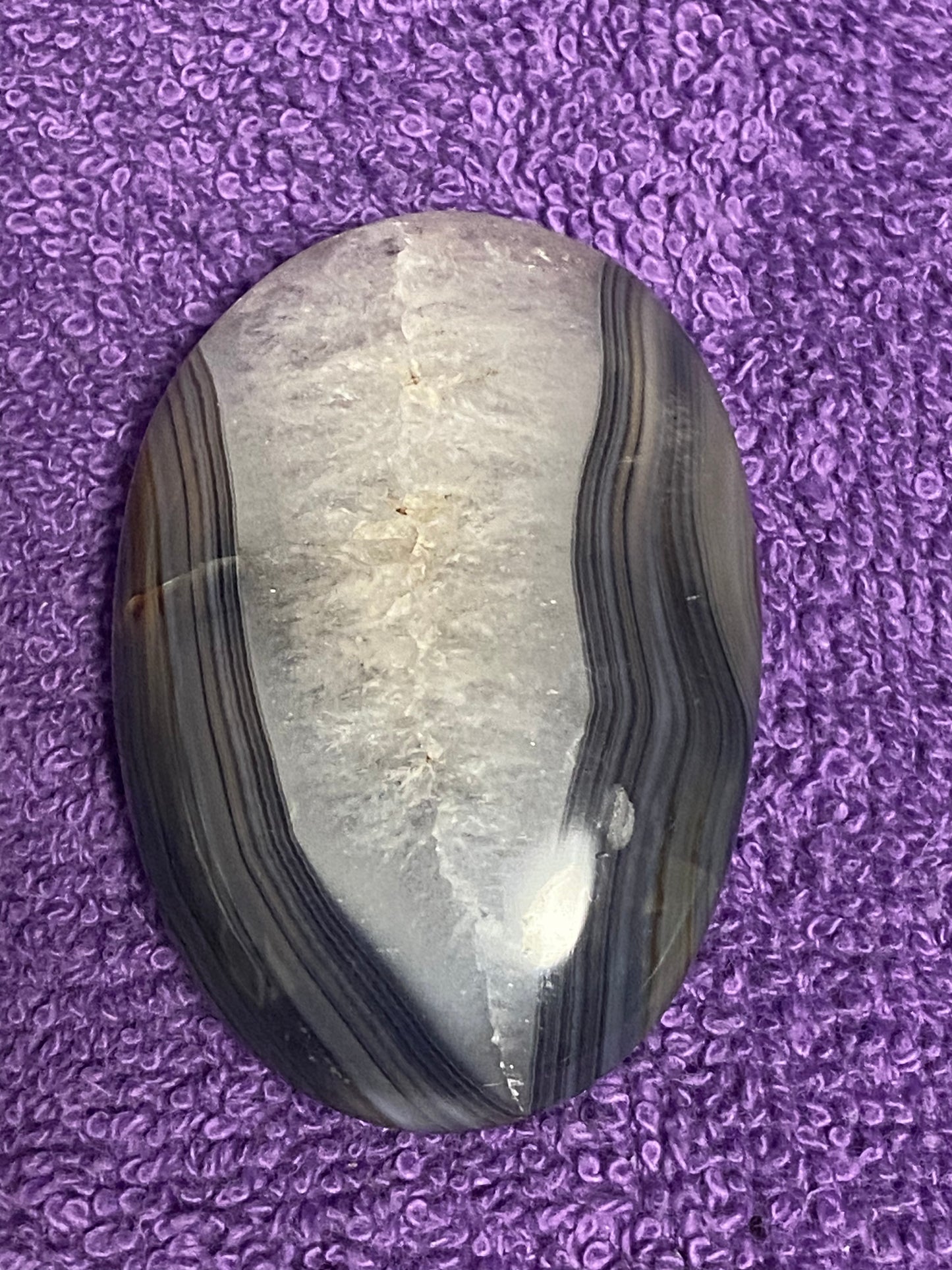 Black Agate Palm Stone